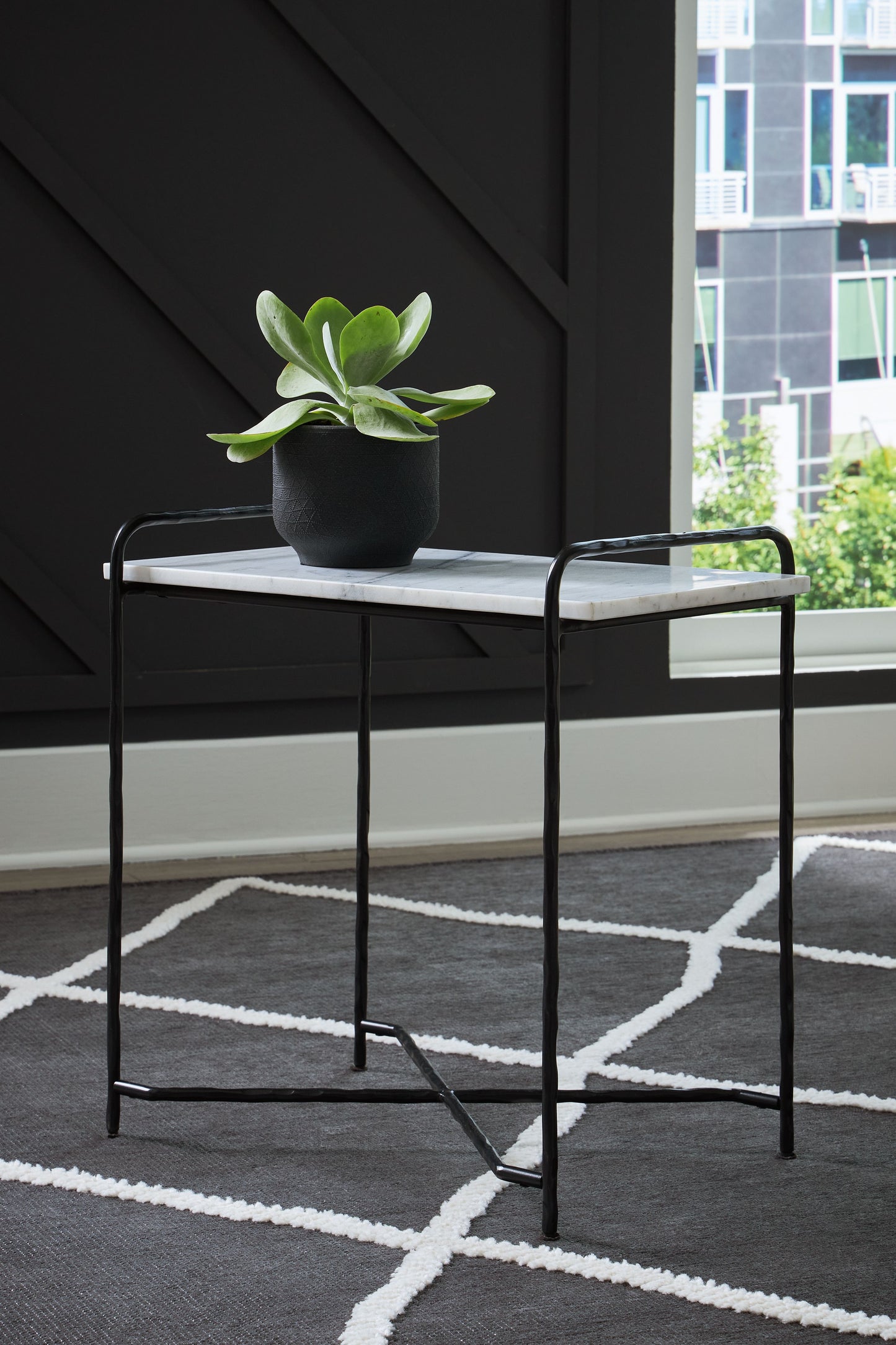 Ashber - White / Black - Accent Table